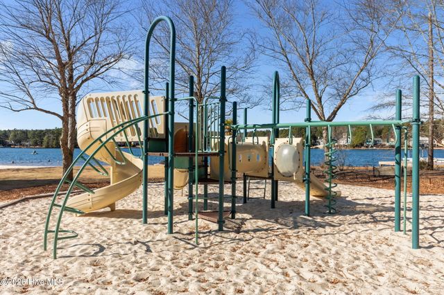 124 Carrington Square, West End, NC 27376