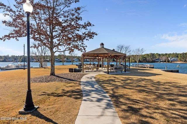 124 Carrington Square, West End, NC 27376