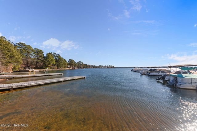 124 Carrington Square, West End, NC 27376