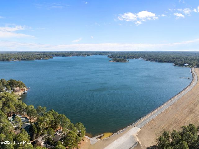 124 Carrington Square, West End, NC 27376