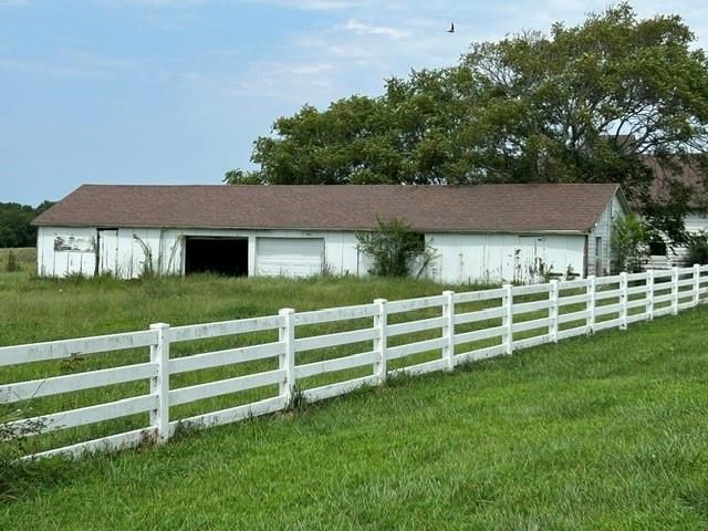 1602 E 171st Street, Belton, MO 64012