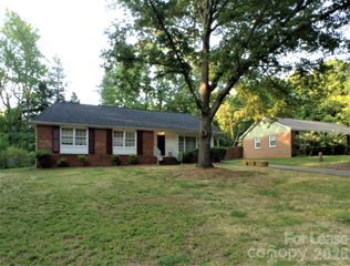 5221 Delivau Drive, Charlotte, NC 28215