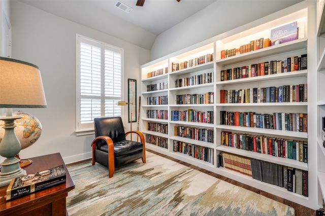 1521 Creekside Drive, Van Alstyne, TX 75495