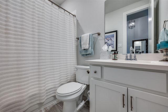 1521 Creekside Drive, Van Alstyne, TX 75495