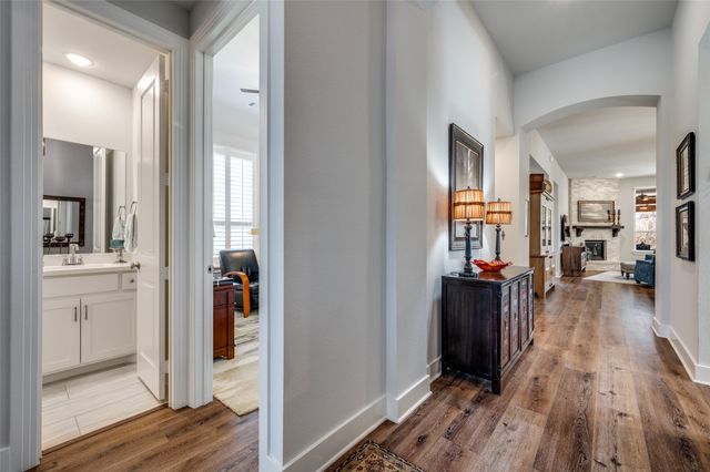 1521 Creekside Drive, Van Alstyne, TX 75495