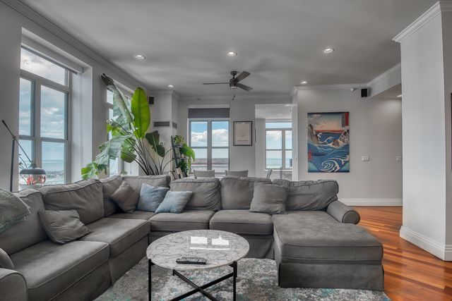 1717 S Prairie Avenue 2301, Chicago, IL 60616