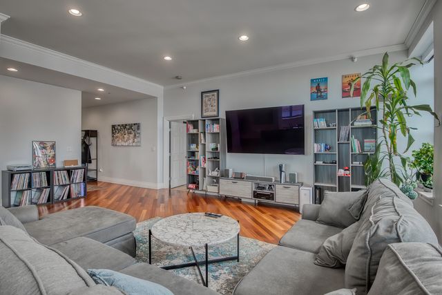 1717 S Prairie Avenue 2301, Chicago, IL 60616