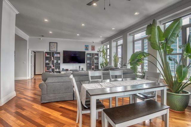 1717 S Prairie Avenue 2301, Chicago, IL 60616