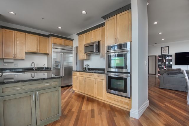 1717 S Prairie Avenue 2301, Chicago, IL 60616