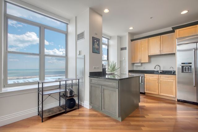 1717 S Prairie Avenue 2301, Chicago, IL 60616