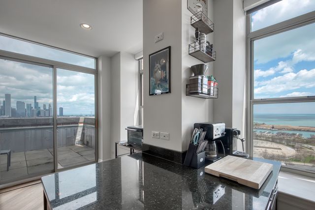 1717 S Prairie Avenue 2301, Chicago, IL 60616