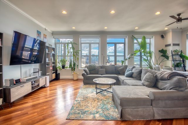 1717 S Prairie Avenue 2301, Chicago, IL 60616