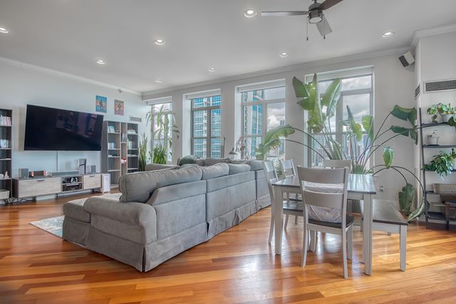 1717 S Prairie Avenue 2301, Chicago, IL 60616