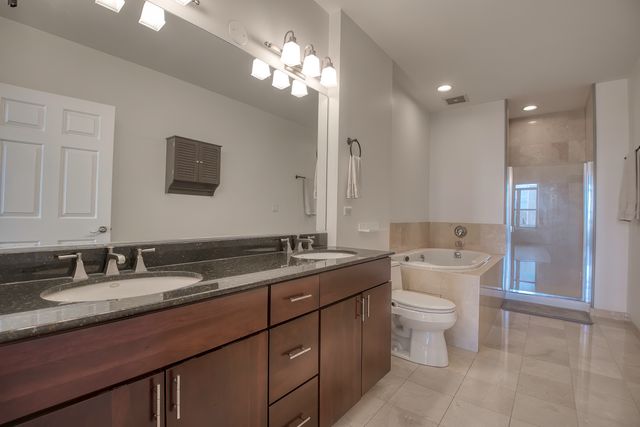 1717 S Prairie Avenue 2301, Chicago, IL 60616