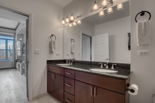 1717 S Prairie Avenue 2301, Chicago, IL 60616