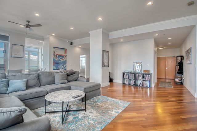 1717 S Prairie Avenue 2301, Chicago, IL 60616