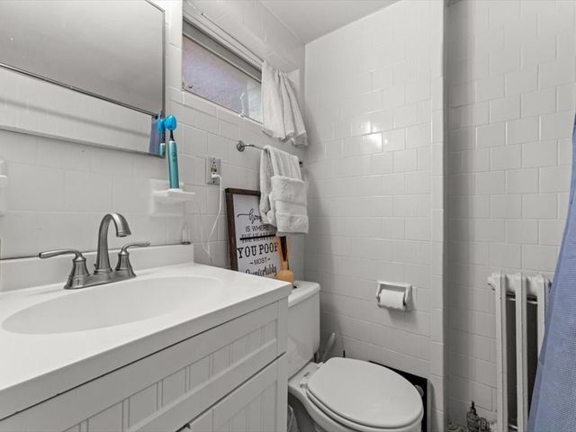 11 Myrtle St 2, Boston, MA 02114