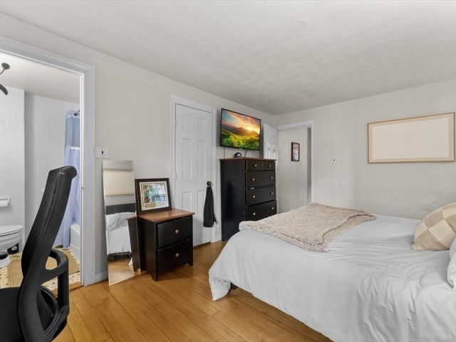 11 Myrtle St 2, Boston, MA 02114