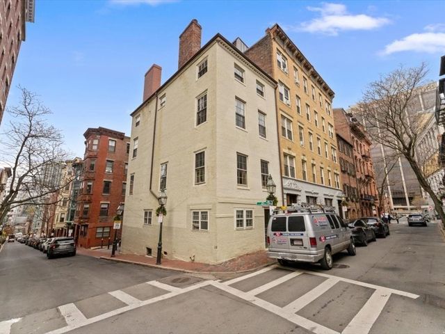 11 Myrtle St 2, Boston, MA 02114