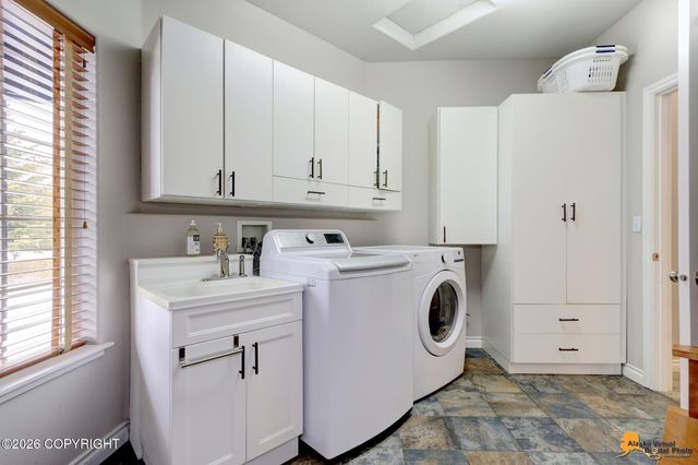 16436 Noble Point Drive, Anchorage, AK 99516