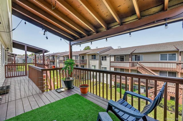 25 College Avenue 102, Nanuet, NY 10954