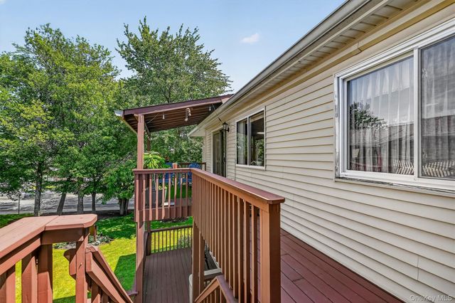25 College Avenue 102, Nanuet, NY 10954