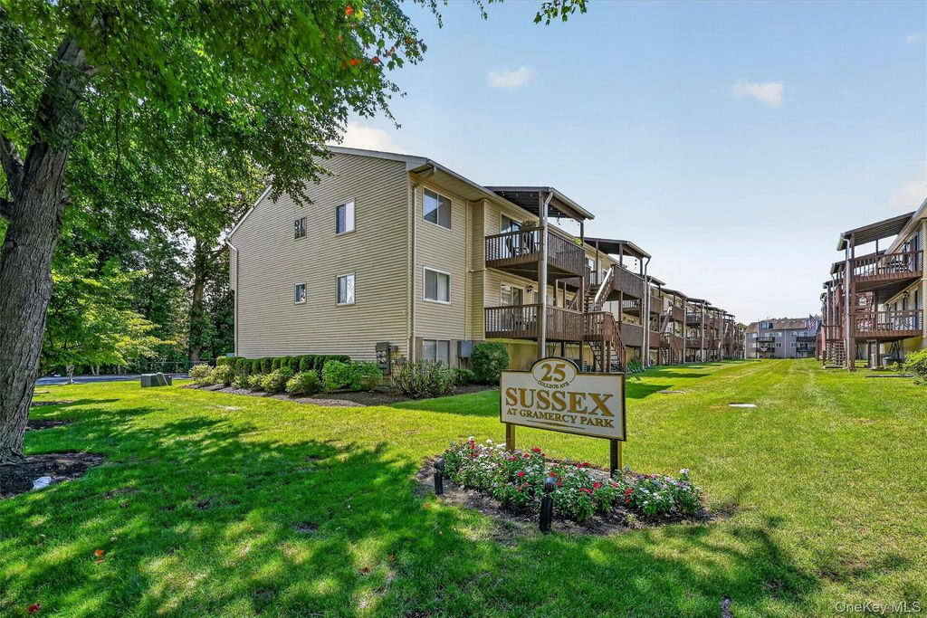 25 College Avenue 102, Nanuet, NY 10954 — exterior