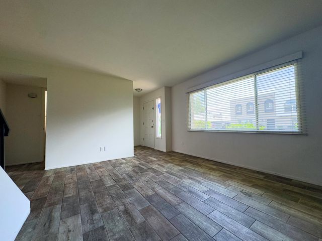 2881 E Fairmount Avenue, Phoenix, AZ 85016