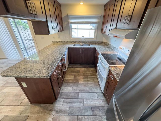 2881 E Fairmount Avenue, Phoenix, AZ 85016