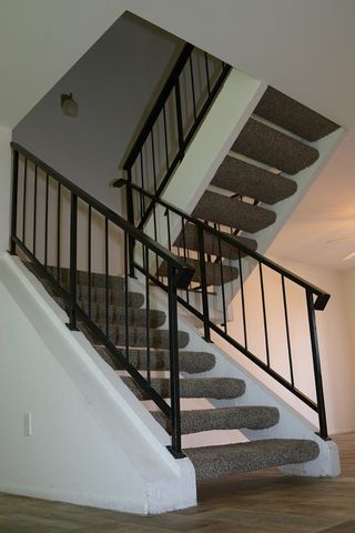 2881 E Fairmount Avenue, Phoenix, AZ 85016