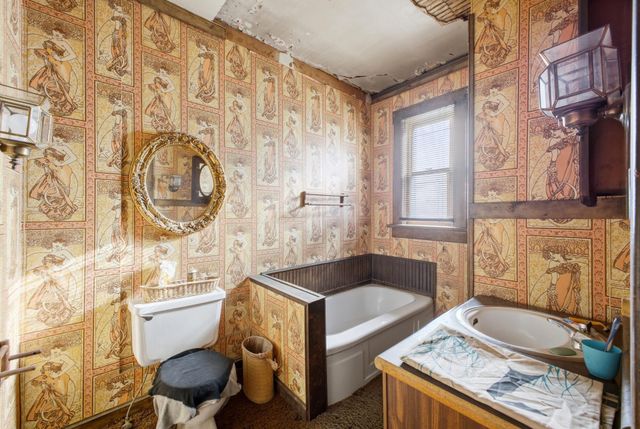 472 E Whittier Street, Columbus, OH 43206