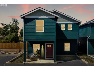 5592 Burnett Ave A, Eugene, OR 97402