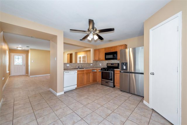 21219 Misty Brook Bend Lane, Spring, TX 77379