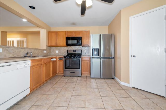 21219 Misty Brook Bend Lane, Spring, TX 77379