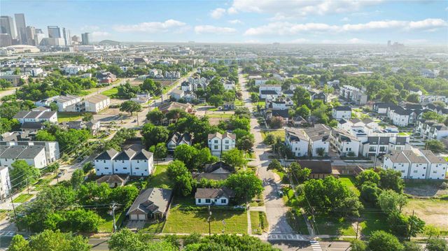 2613 Elgin Street, Houston, TX 77004