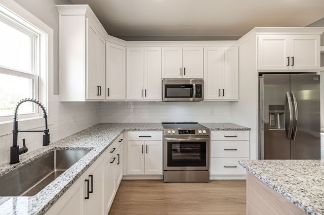 855 Annie Hollow, Westmoreland, TN 37186