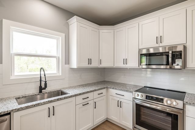 855 Annie Hollow, Westmoreland, TN 37186