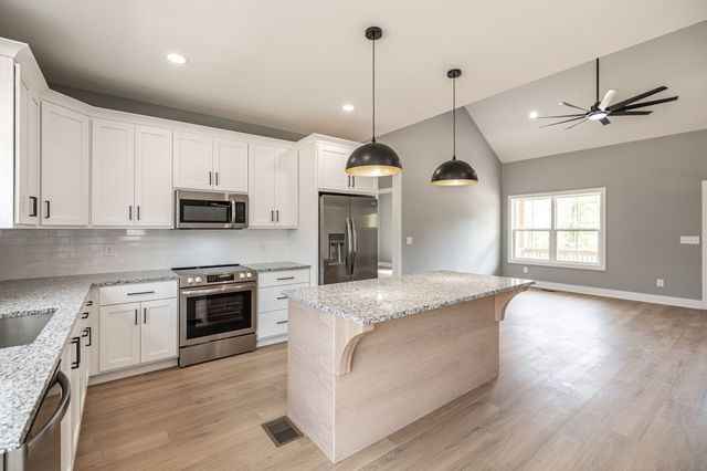 855 Annie Hollow, Westmoreland, TN 37186
