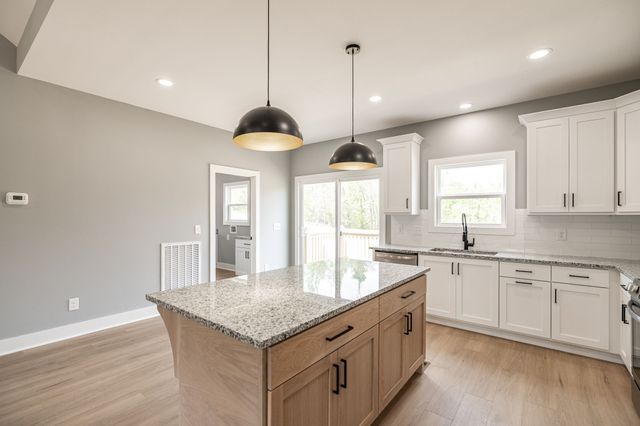 855 Annie Hollow, Westmoreland, TN 37186