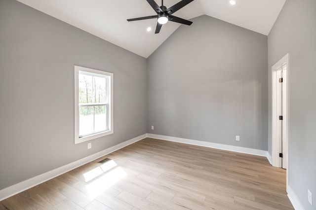 855 Annie Hollow, Westmoreland, TN 37186
