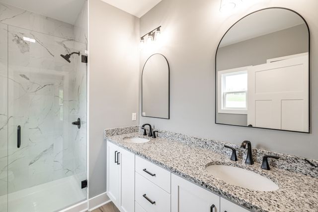 855 Annie Hollow, Westmoreland, TN 37186