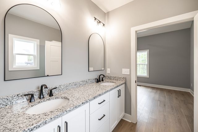 855 Annie Hollow, Westmoreland, TN 37186