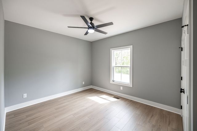 855 Annie Hollow, Westmoreland, TN 37186