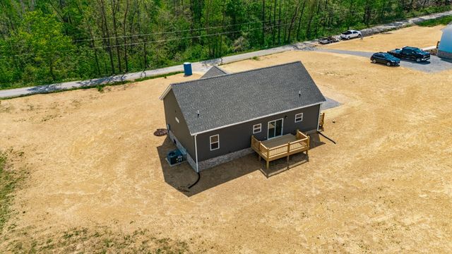 855 Annie Hollow, Westmoreland, TN 37186