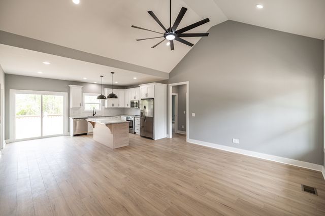 855 Annie Hollow, Westmoreland, TN 37186