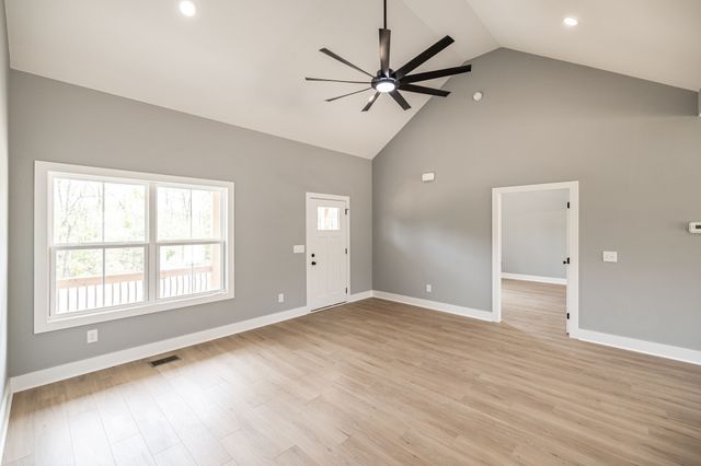 855 Annie Hollow, Westmoreland, TN 37186