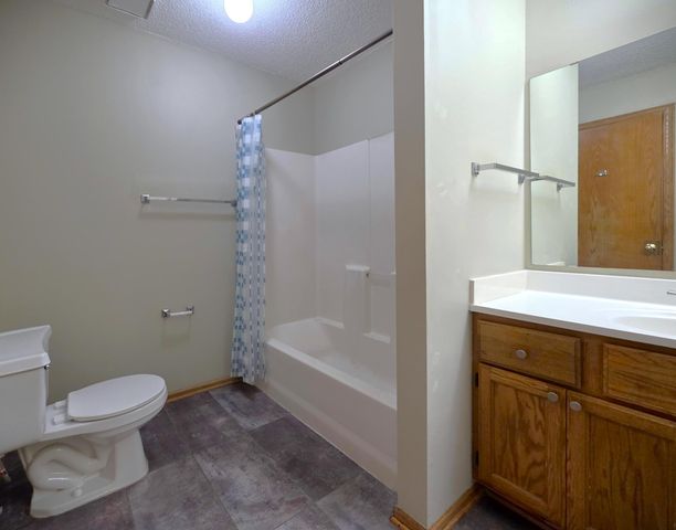 7256 Brittany Lane 34, Inver Grove Heights, MN 55076