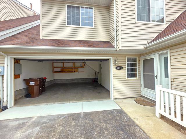 7256 Brittany Lane 34, Inver Grove Heights, MN 55076