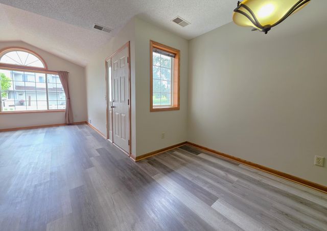7256 Brittany Lane 34, Inver Grove Heights, MN 55076