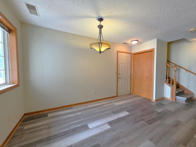 7256 Brittany Lane 34, Inver Grove Heights, MN 55076